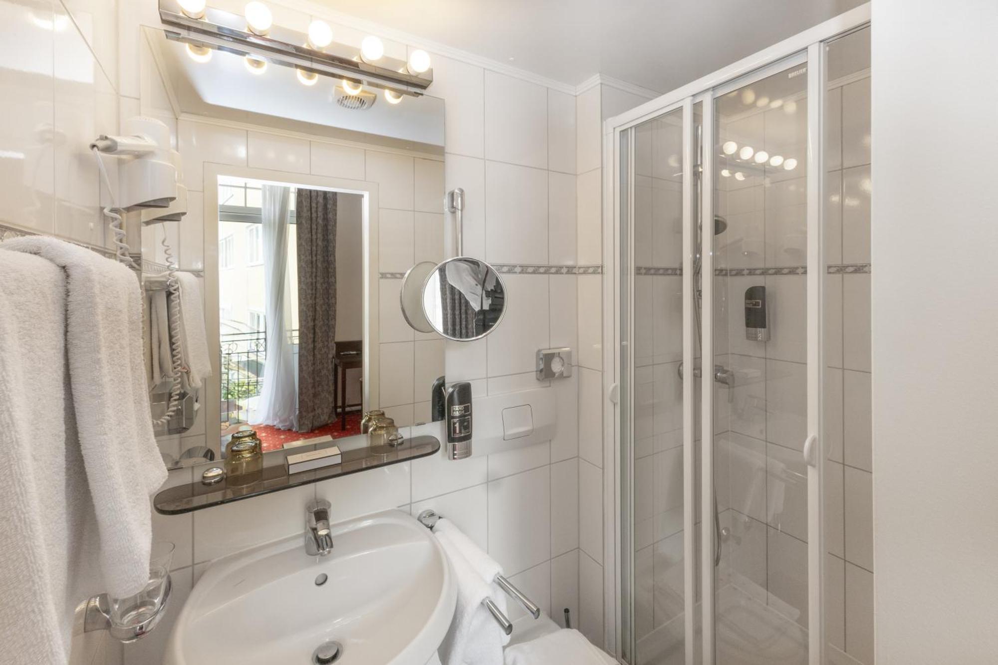 Hotel Viktoria Schoenbrunn Wiedeń Pokój zdjęcie