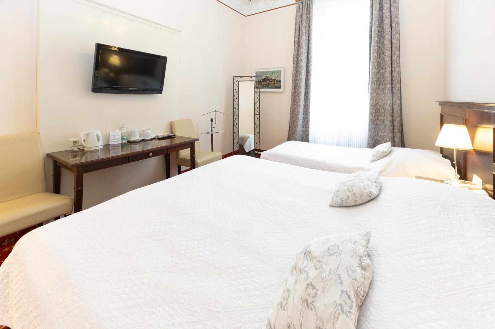 Hotel Viktoria Schoenbrunn Wiedeń Pokój zdjęcie