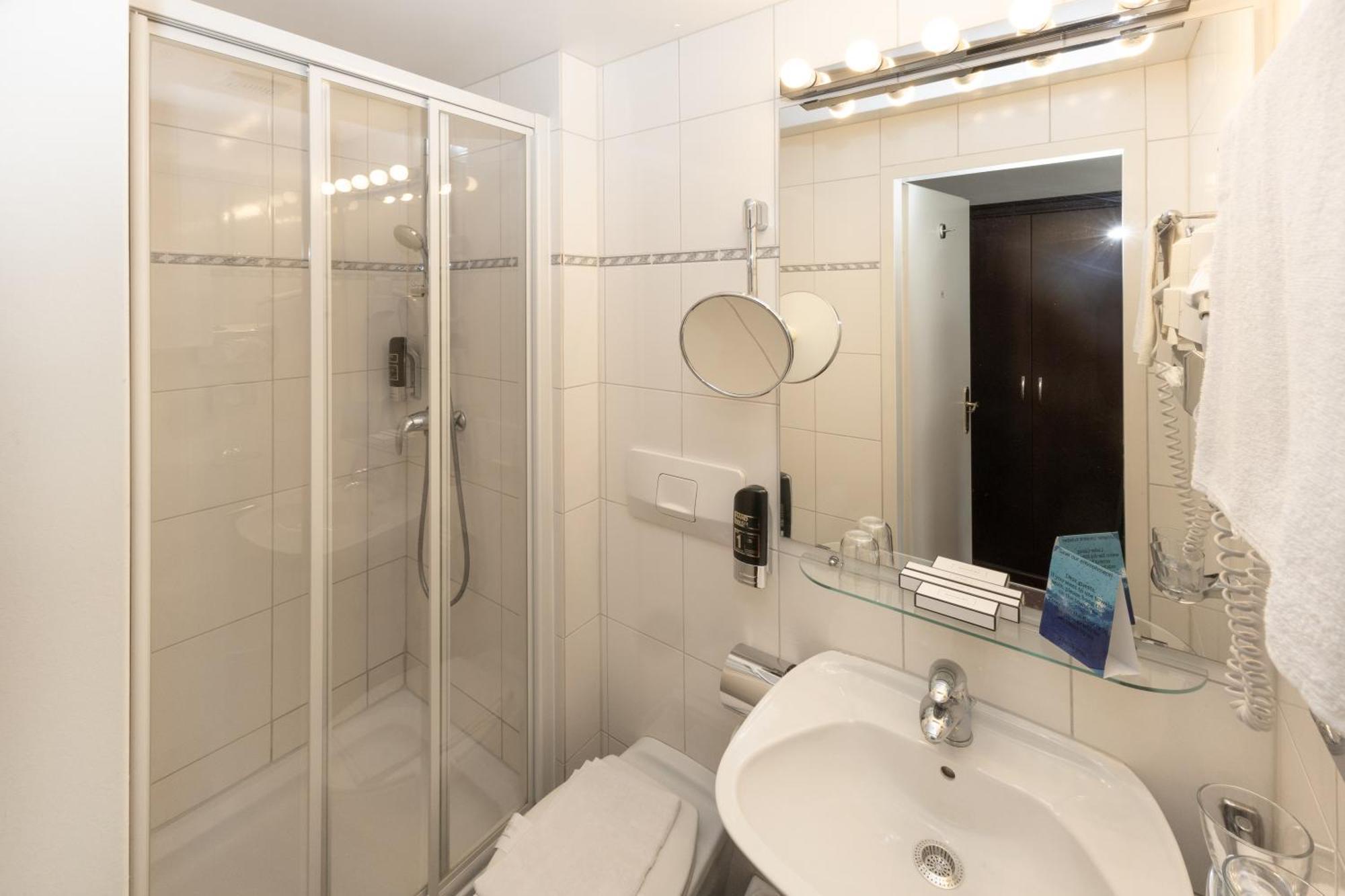 Hotel Viktoria Schoenbrunn Wiedeń Pokój zdjęcie